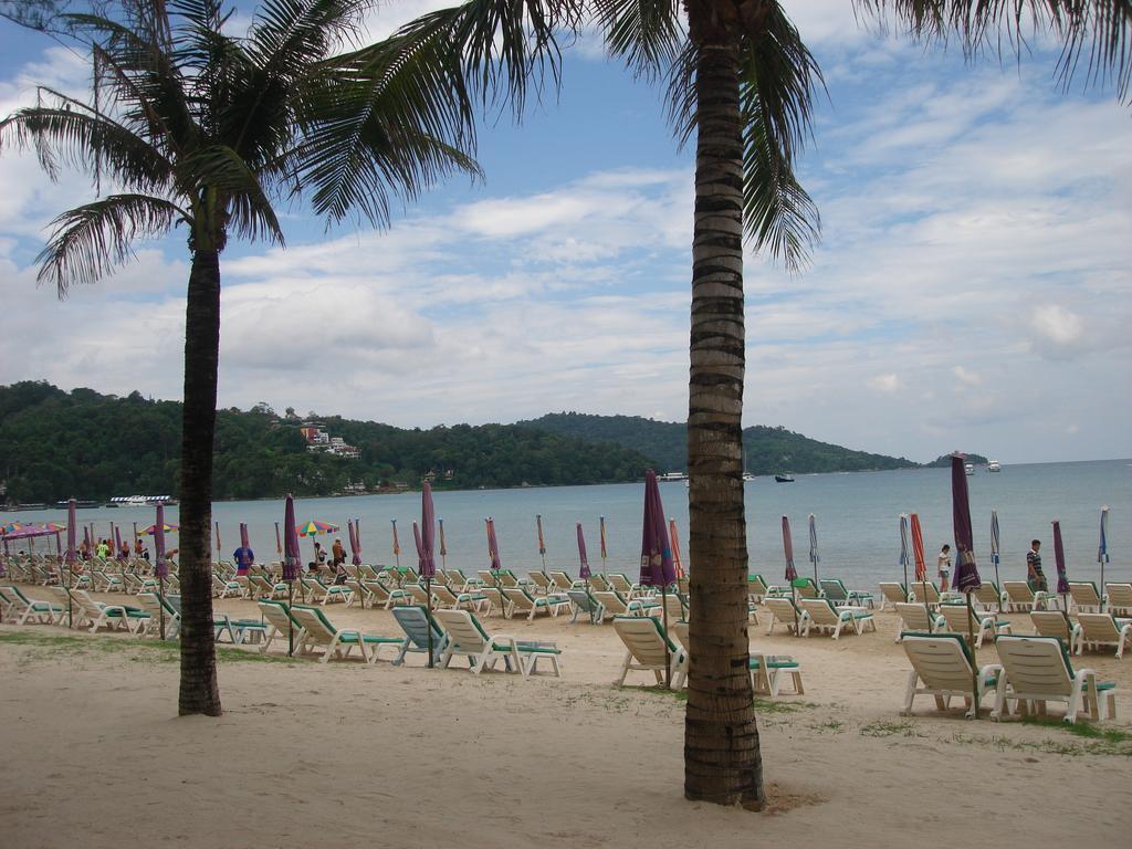 Tropicoza Vandrarhem Patong Exteriör bild